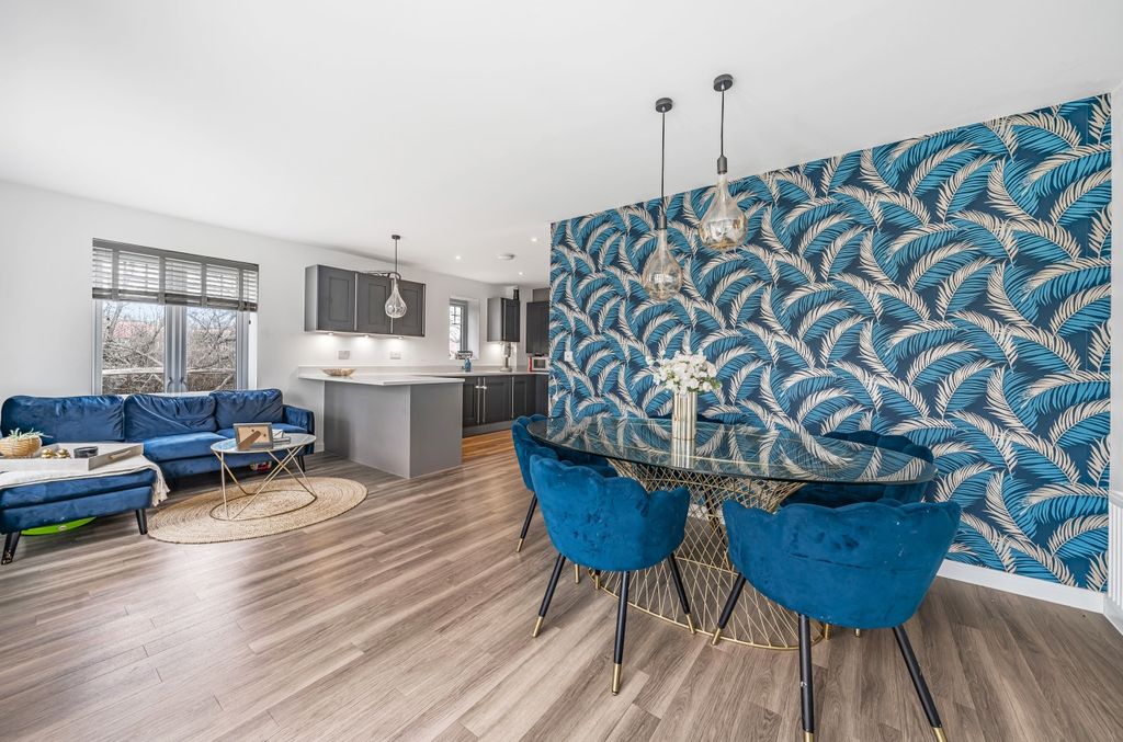 Property photo 2 of 25 Dining Area