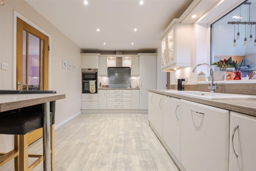 Property photo 2 of 23 Kitchen