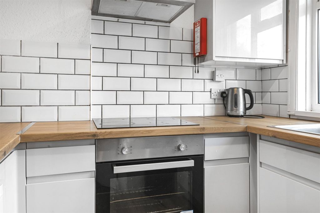 Property photo 3 of 15 Picture No. 30