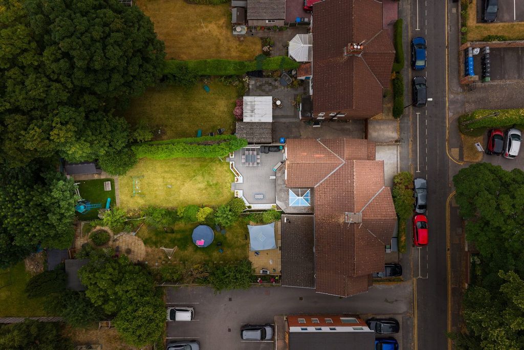 Property photo 2 of 35