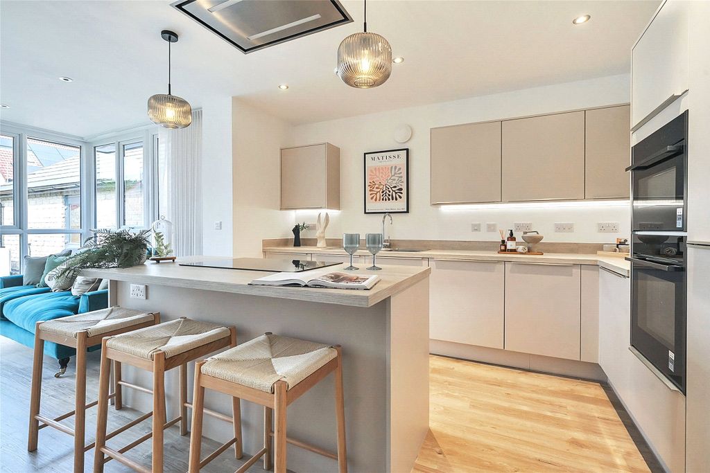 Property photo 3 of 9 Hampton Show Home