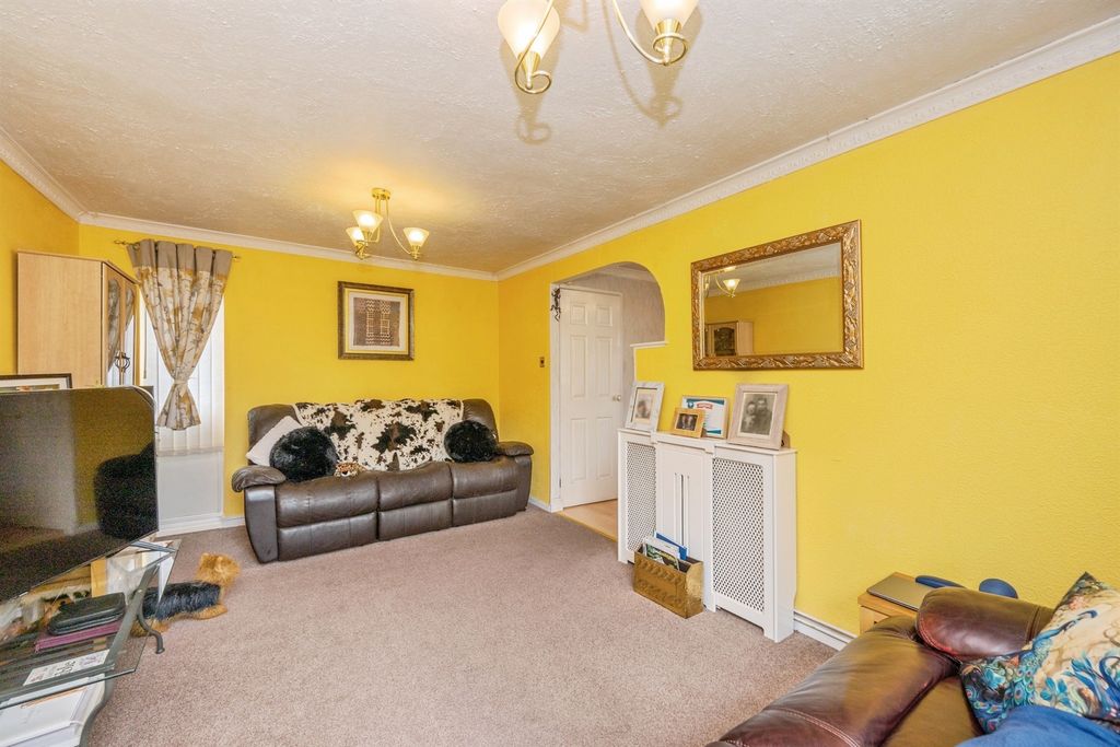 Property photo 3 of 19