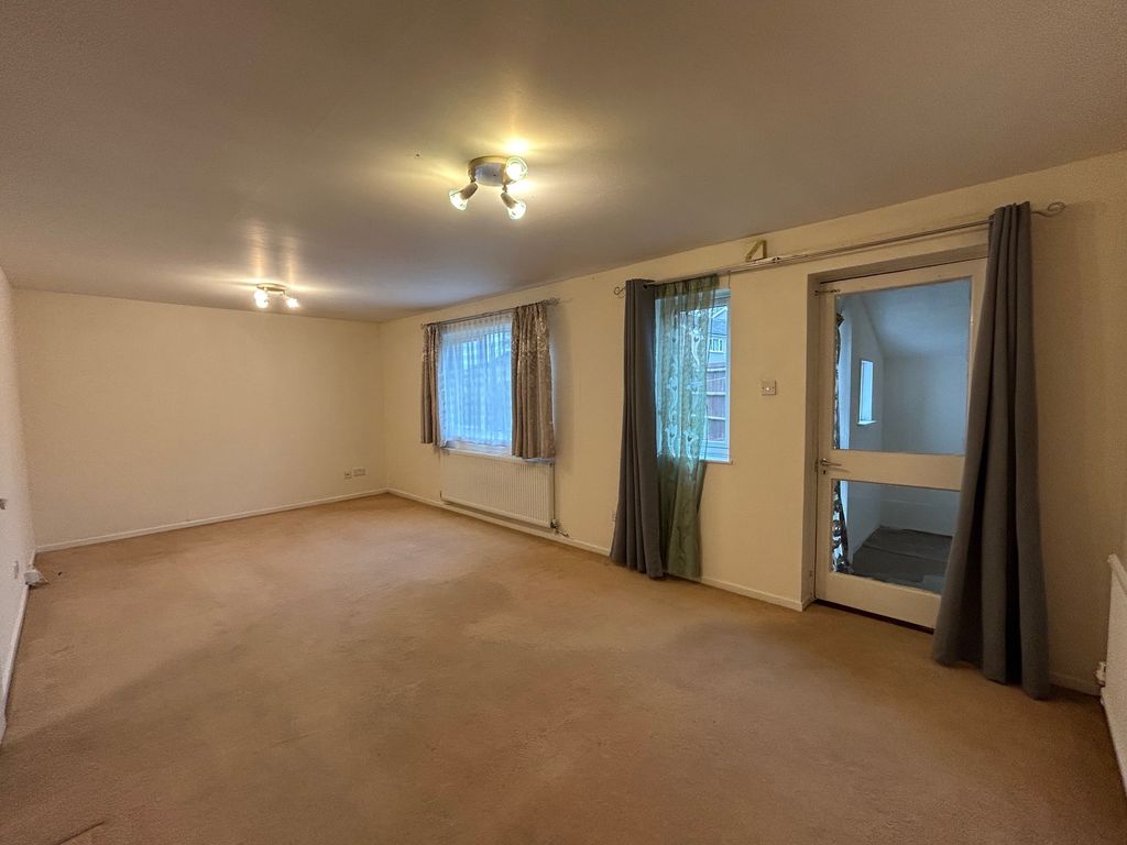 Property photo 2 of 8 Lounge/Diner