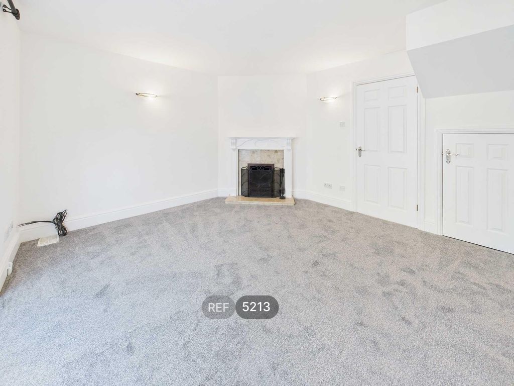 Property photo 3 of 9 Living Room