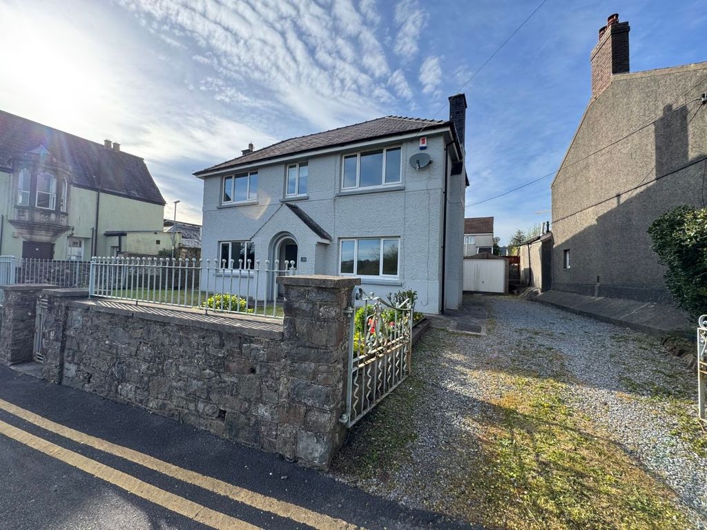 Property photo 3 of 36