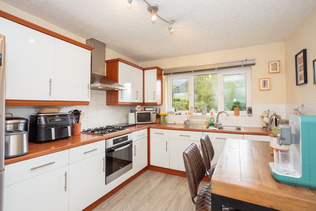 Property photo 3 of 45 Kitchen