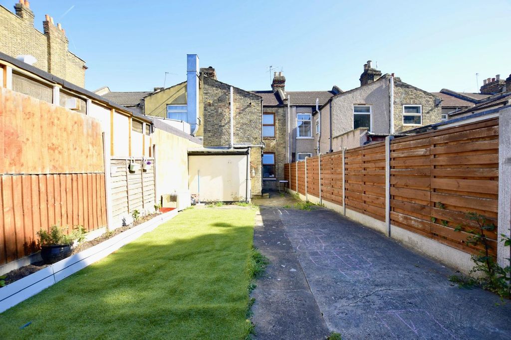 Property photo 2 of 11