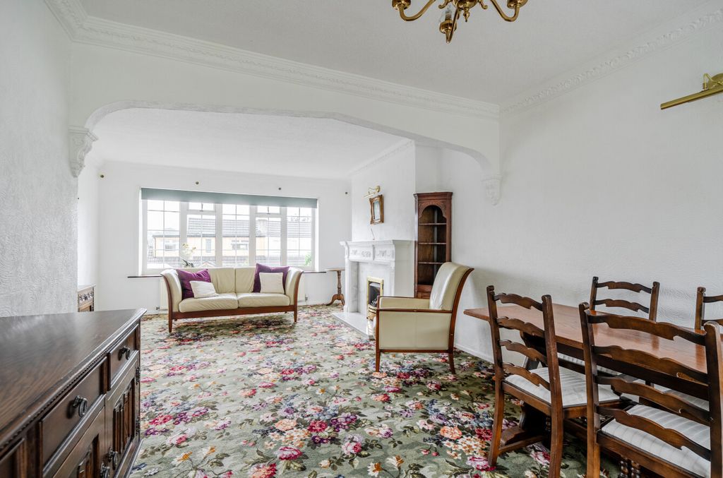 Property photo 2 of 19 1510416-15-6A86dc...