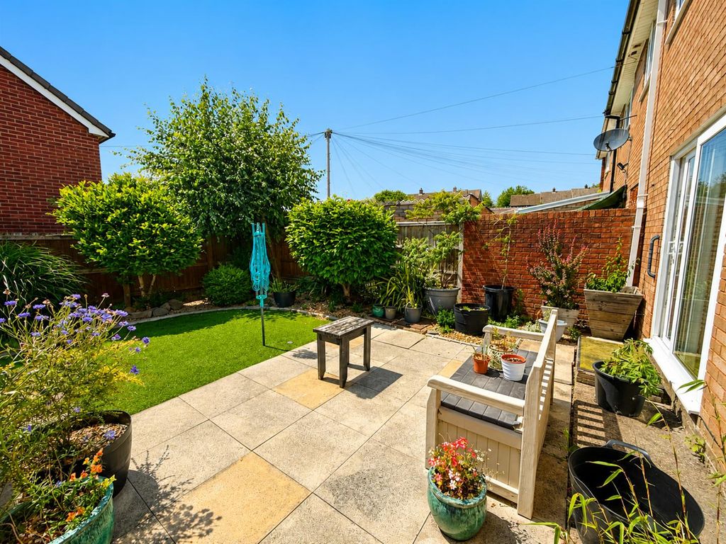 Property photo 2 of 21 Garden 2.Png