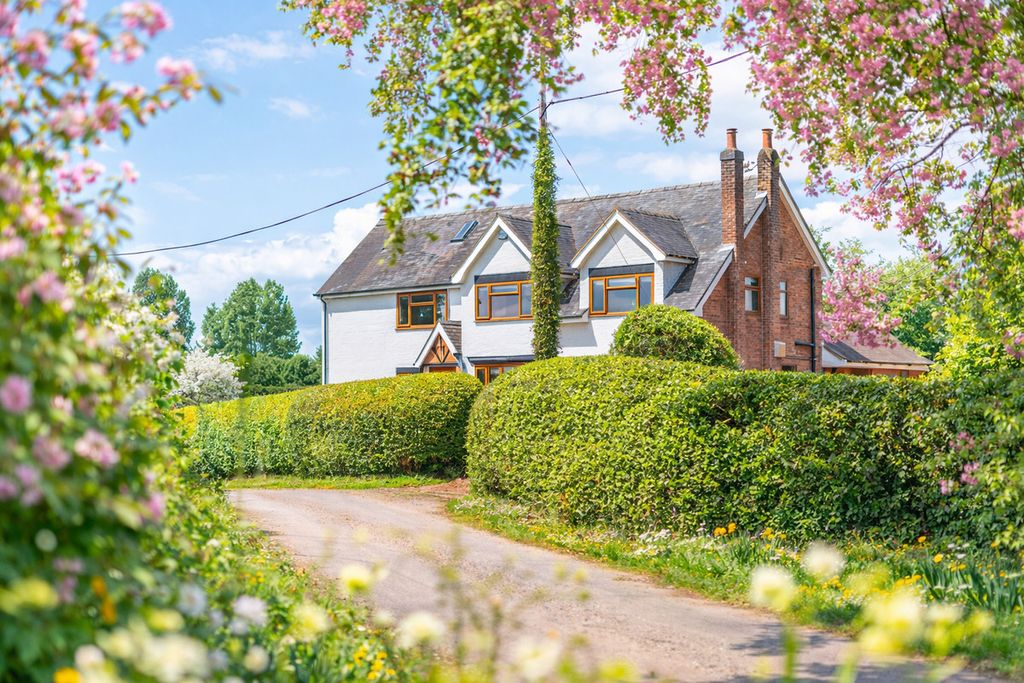 Property photo 1 of 50