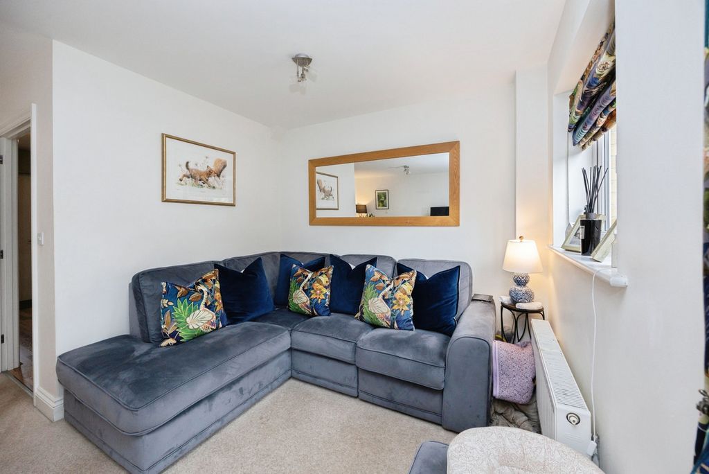 Property photo 3 of 19