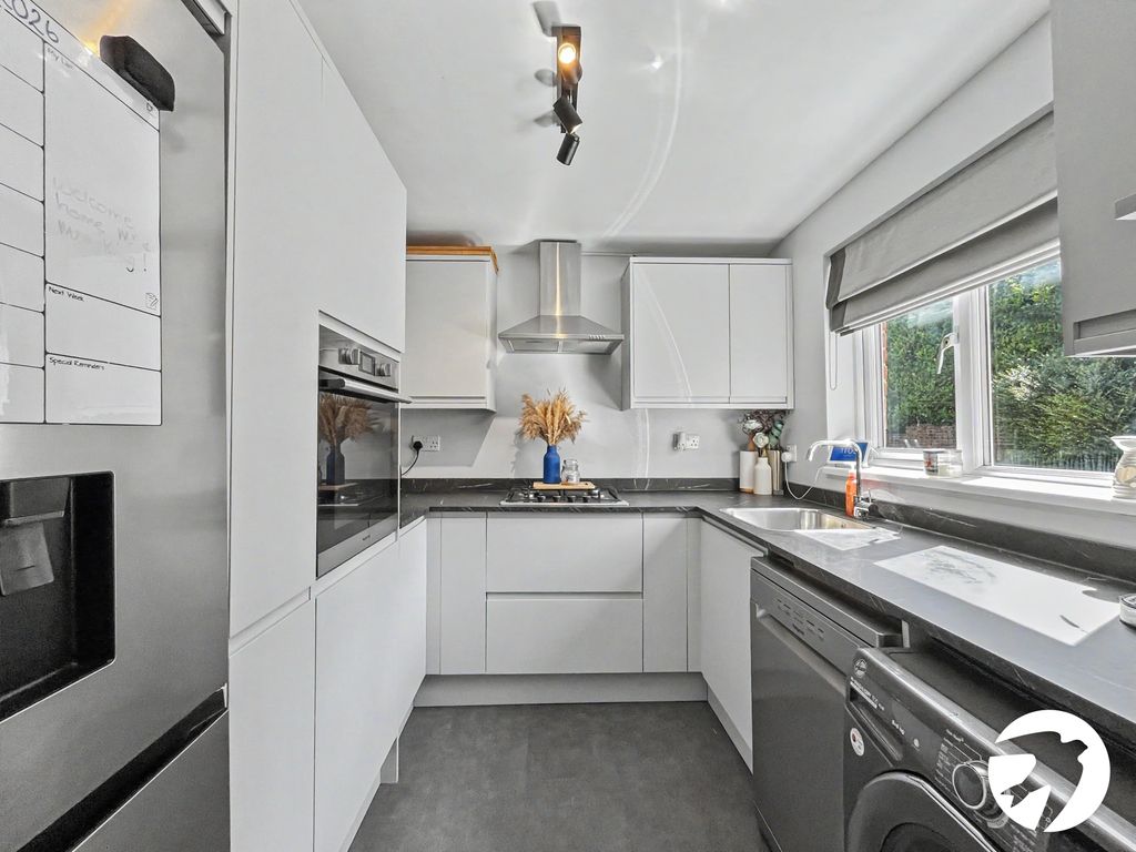 Property photo 2 of 22 Picture No. 18
