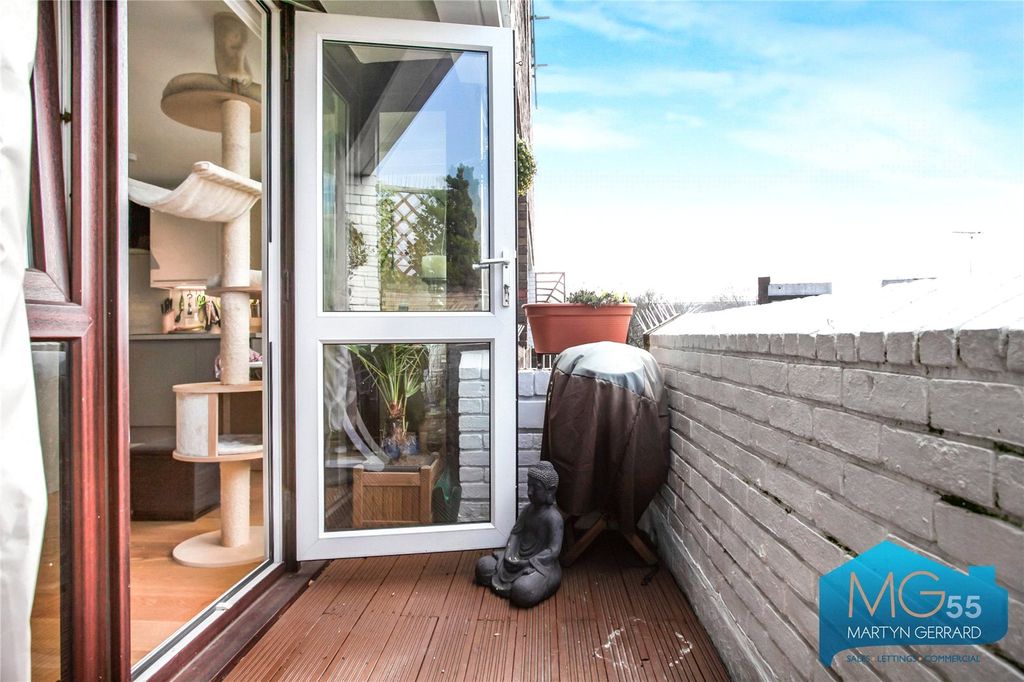 Property photo 3 of 14 Picture No. 07