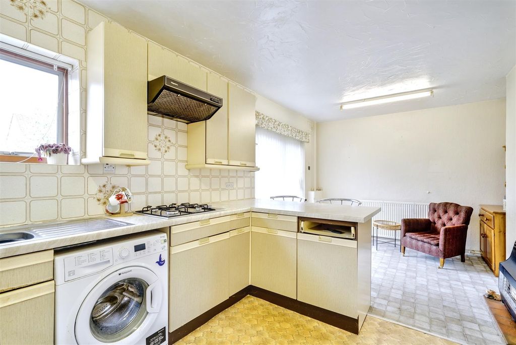 Property photo 3 of 16 Dining Kitchen