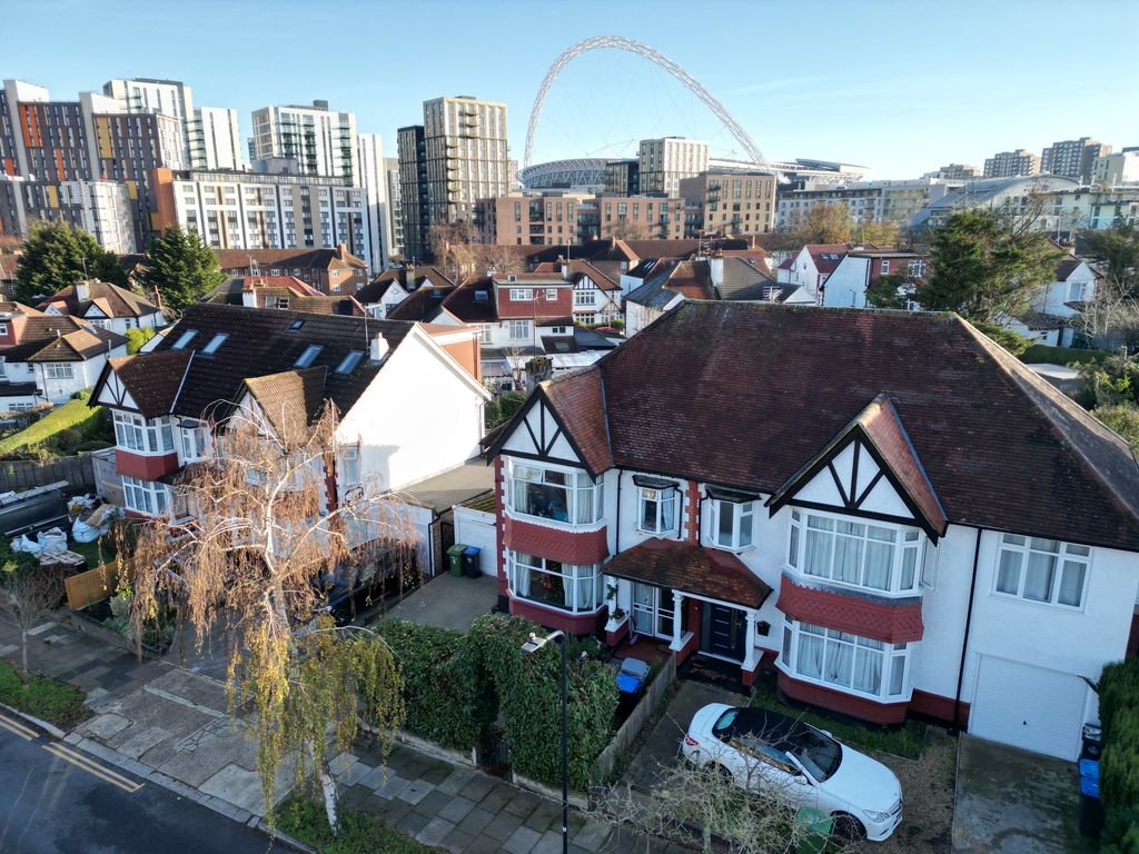 Property photo 1 of 12 Drone