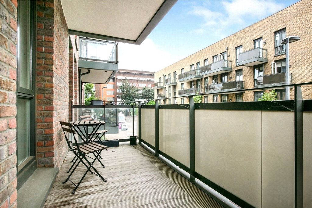 Property photo 3 of 17 Balcony