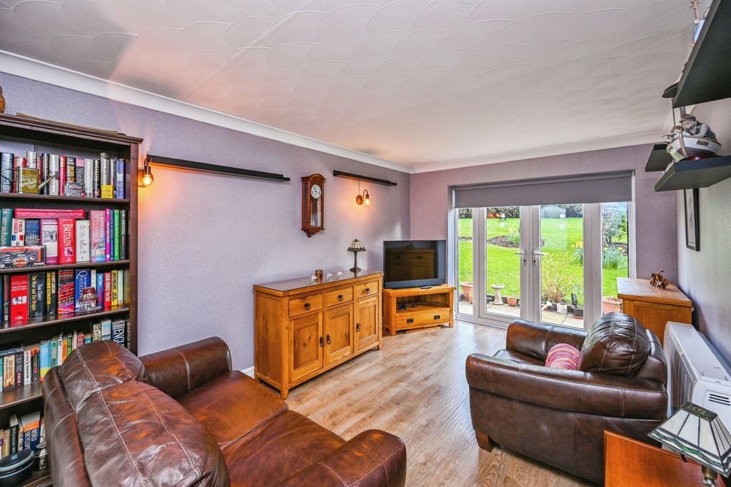 Property photo 2 of 12 Pbox-Img.Jpg