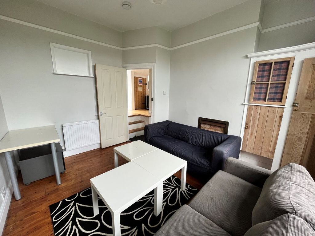 Property photo 3 of 12 Gallery