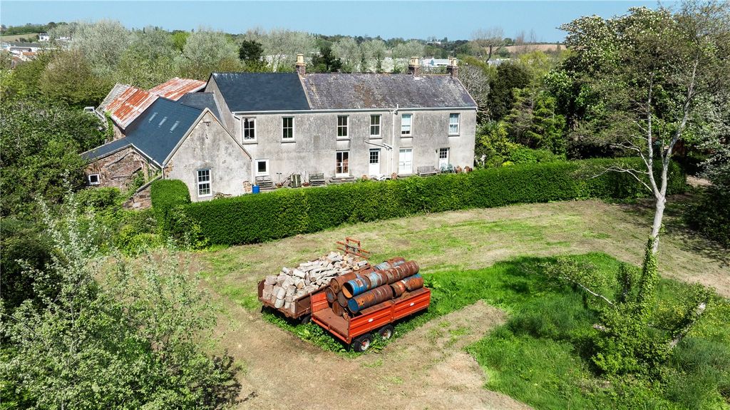 Property photo 1 of 10 External