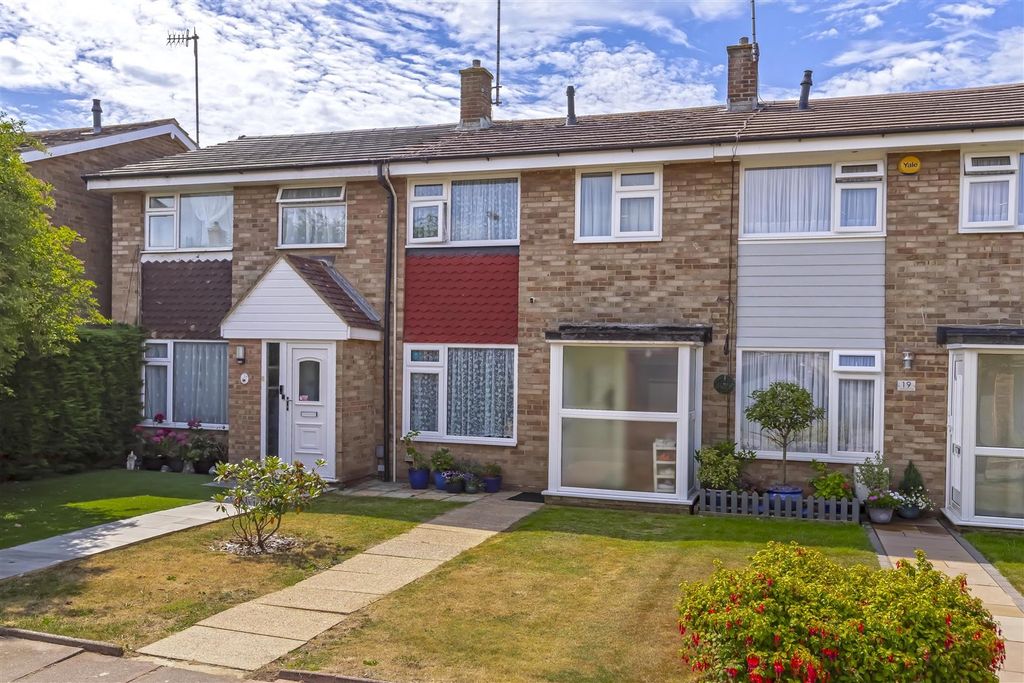 Property photo 1 of 15 Galsworthy Close_16.Jpg