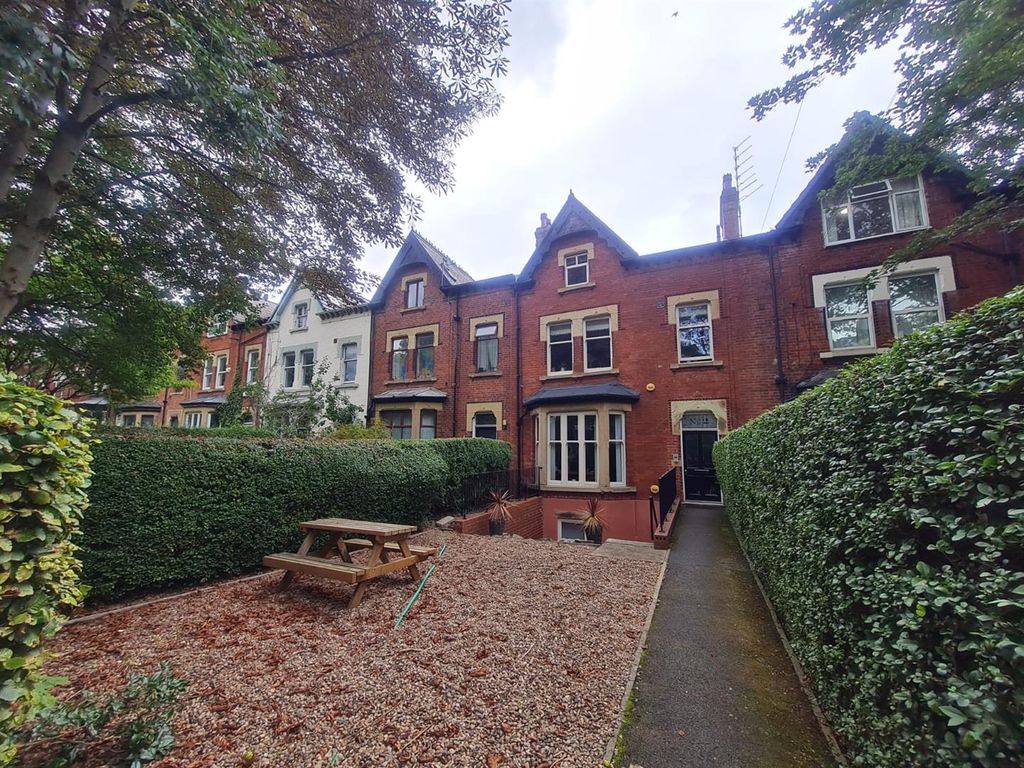 Property photo 1 of 13 c6c19d0d-8Dce-4F8E-93A5-4F4d30ce454c.Jpg
