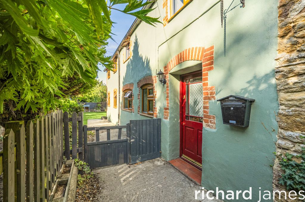 Property photo 2 of 15 588579B3668744F99A0c209Abbe8c2B6
