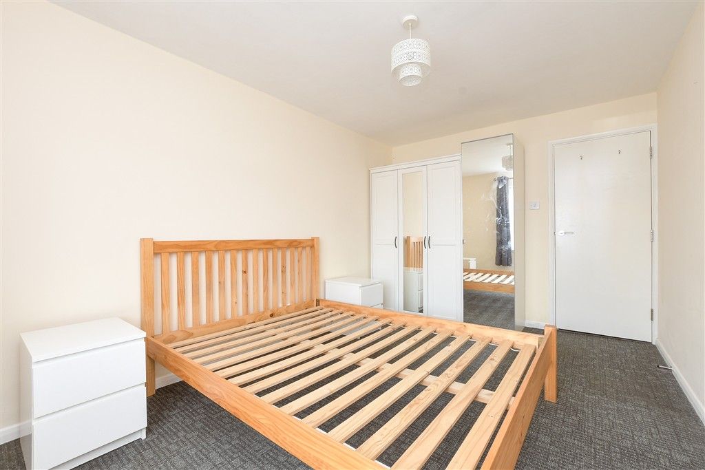 Property photo 3 of 9 Bedroom