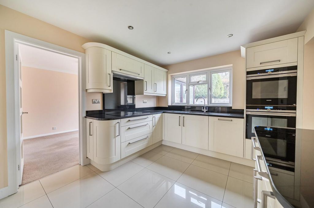 Property photo 1 of 15 Image