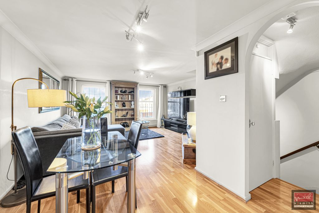 Property photo 3 of 16 Dsc07800