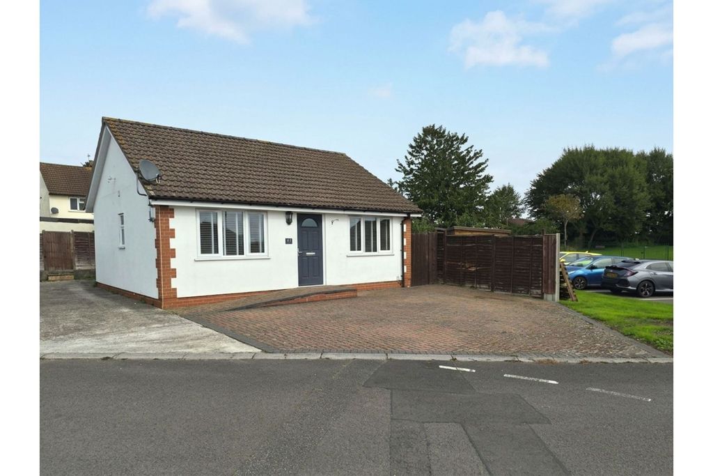 Property photo 1 of 12