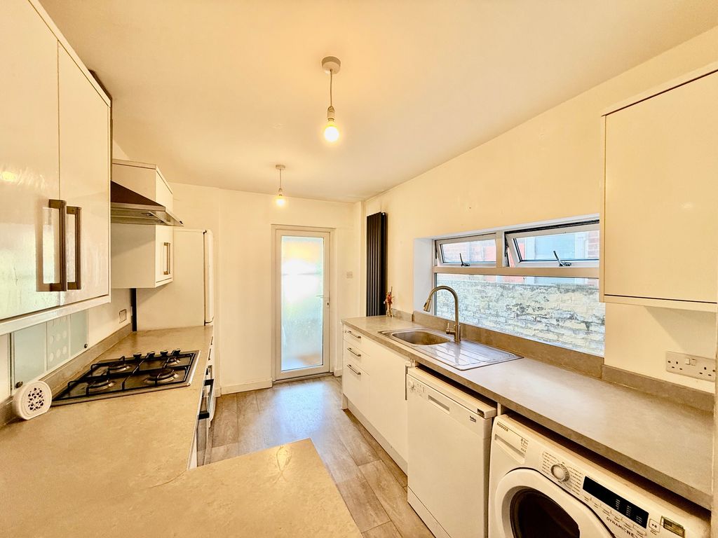 Property photo 1 of 12 Image