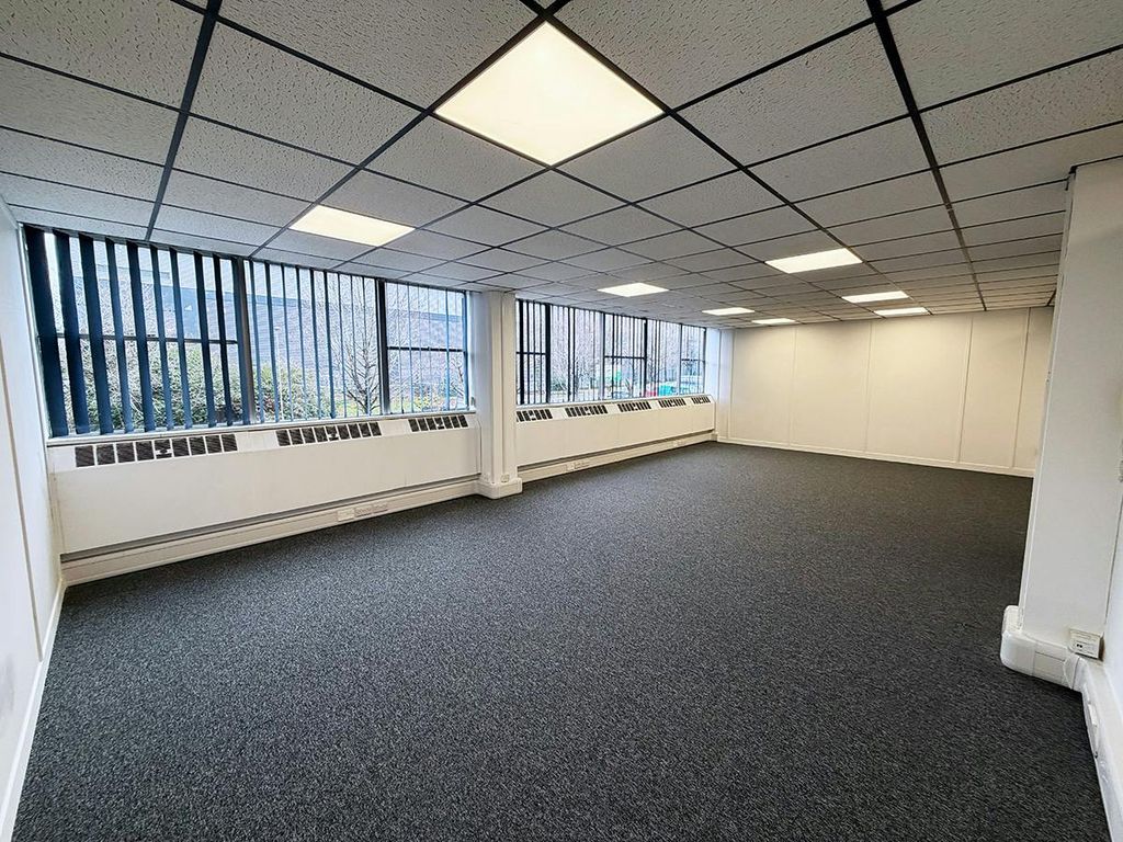 Property photo 3 of 3 No.-33-F17-–-Vickers-House-Web.Jpg