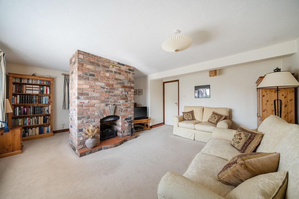 Property photo 2 of 28 1305754-7-684866Ca88Aed.Jpg