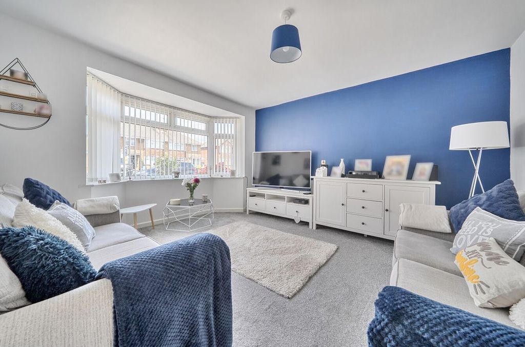 Property photo 3 of 11 14851808