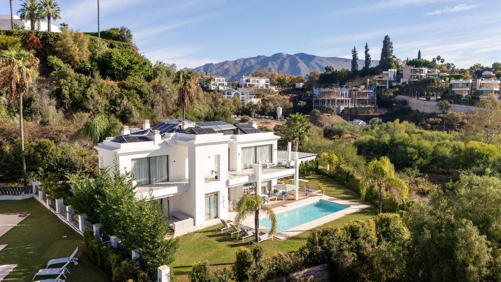 Property photo 2 of 90