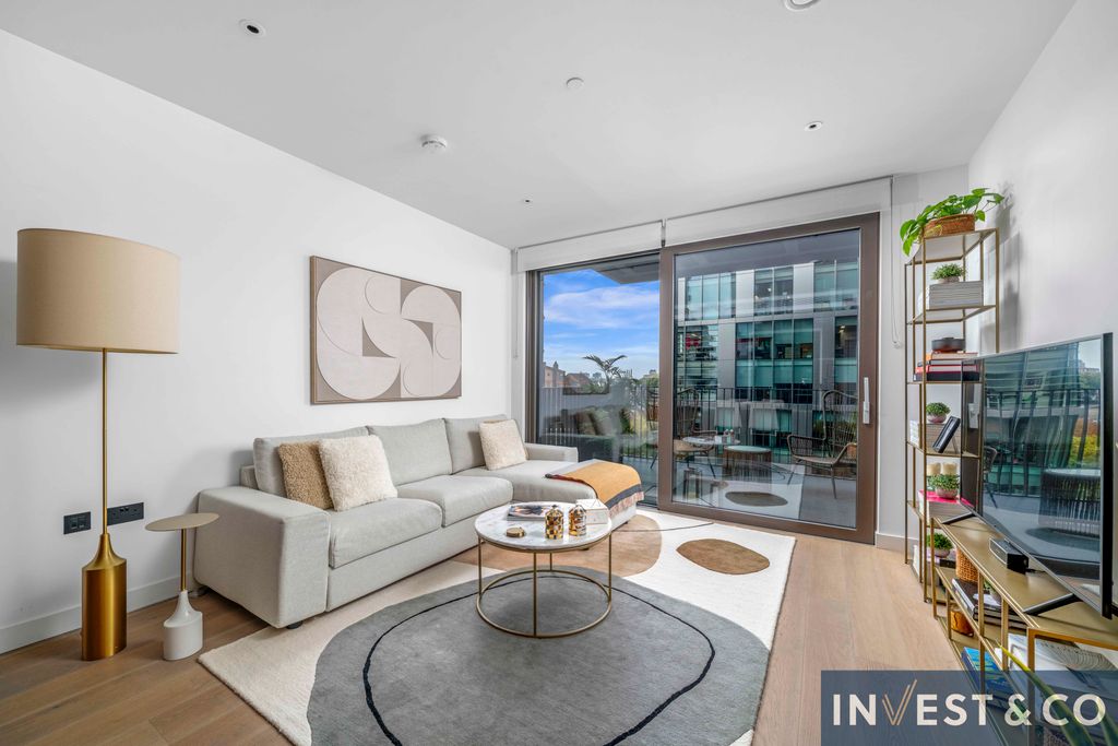 Property photo 2 of 17 Dsc04098