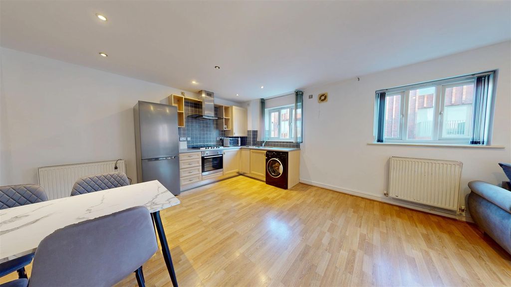 Property photo 3 of 14