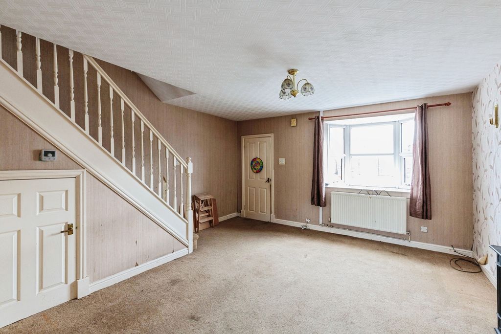 Property photo 3 of 17 Photo