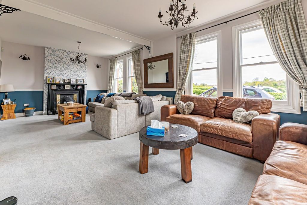 Property photo 2 of 38