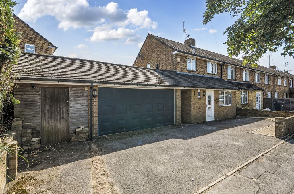 Property photo 1 of 29