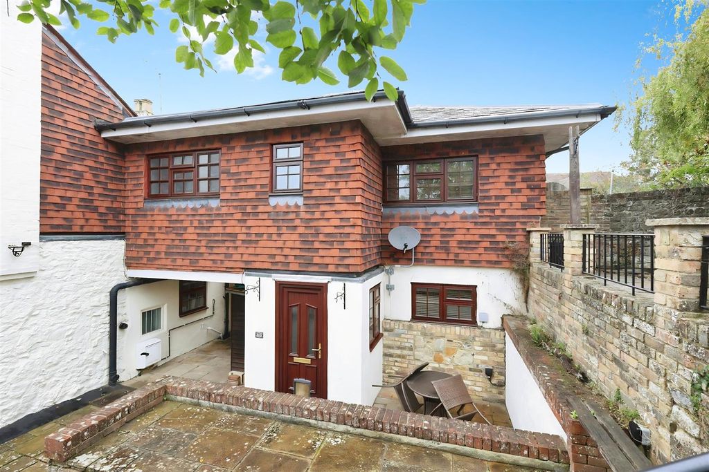 Property photo 1 of 15 Front