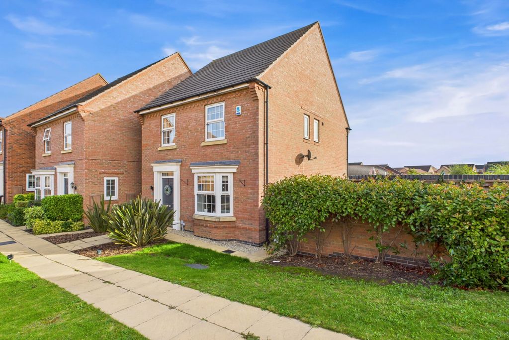 Property photo 1 of 21 Lovely Secluded Location With The Addition Of A Be