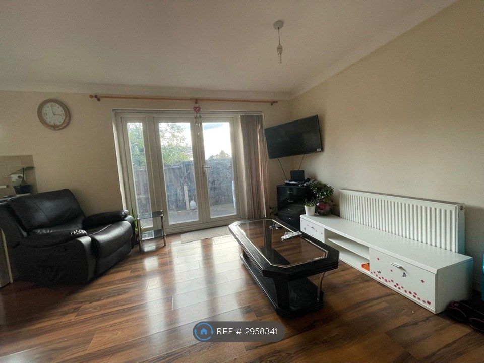 Property photo 2 of 8