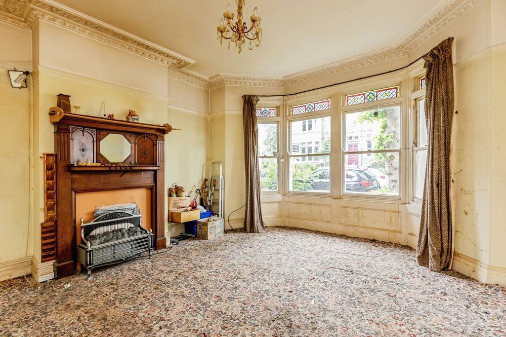 Property photo 2 of 12 Pbox-Img.Jpg