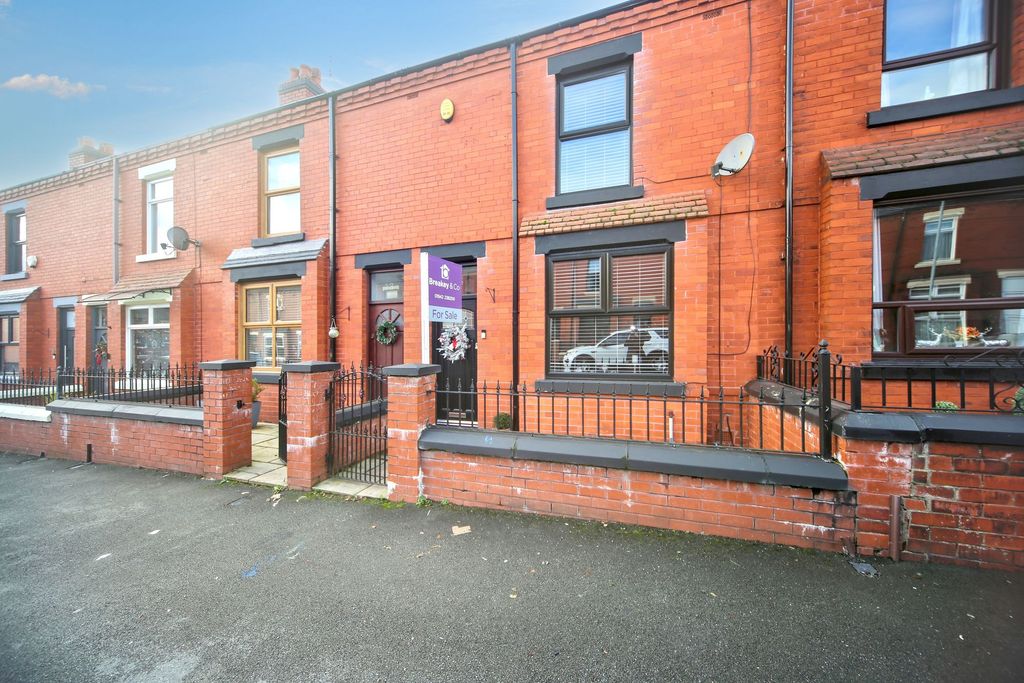 Property photo 1 of 22