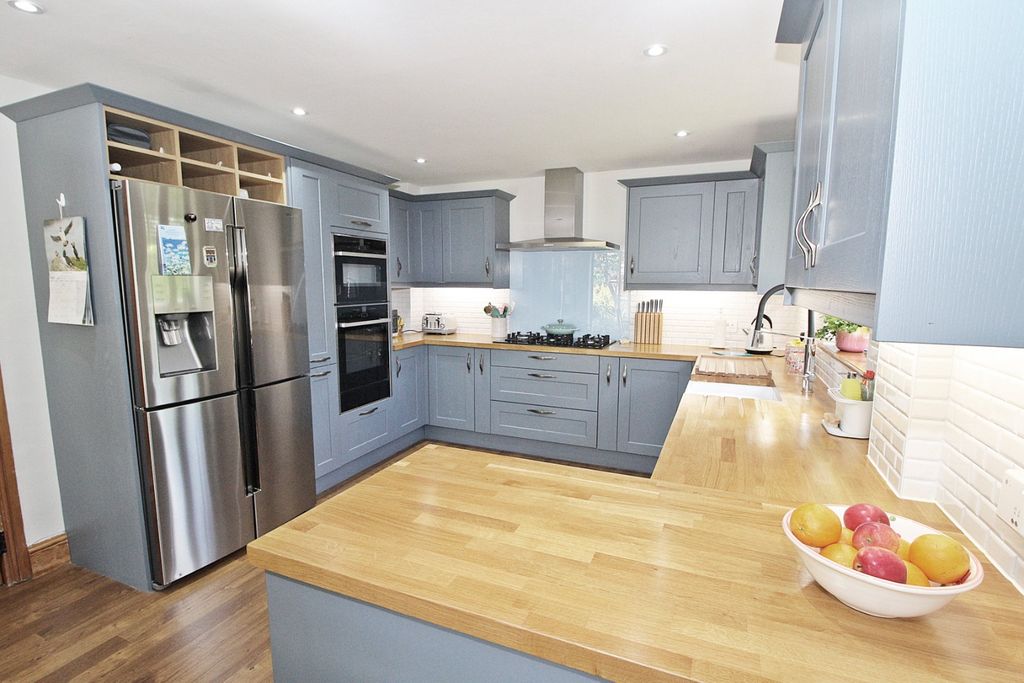 Property photo 2 of 19 4336543