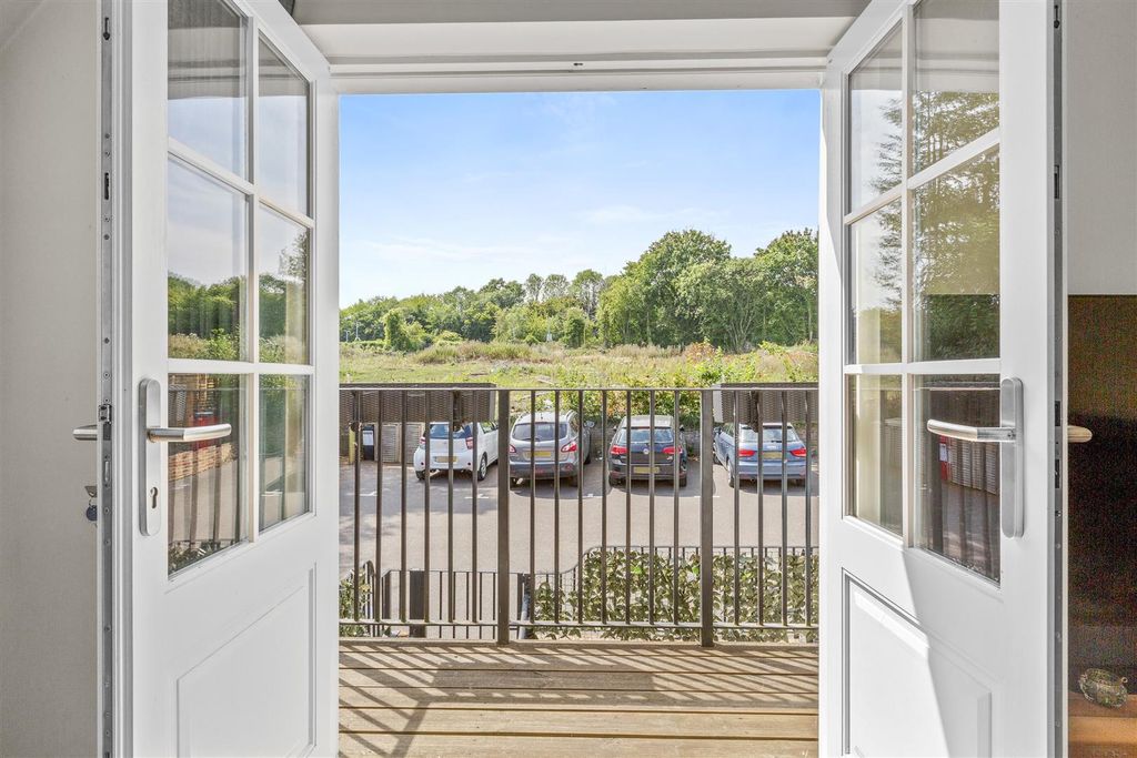 Property photo 3 of 20 Balcony