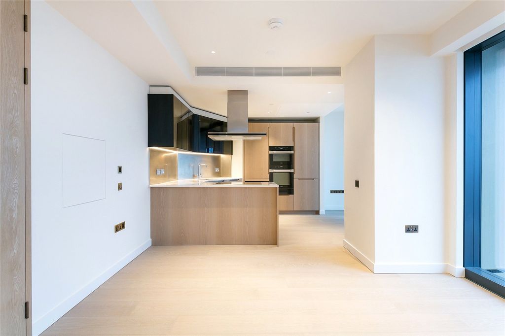 Property photo 3 of 28 Picture No. 02