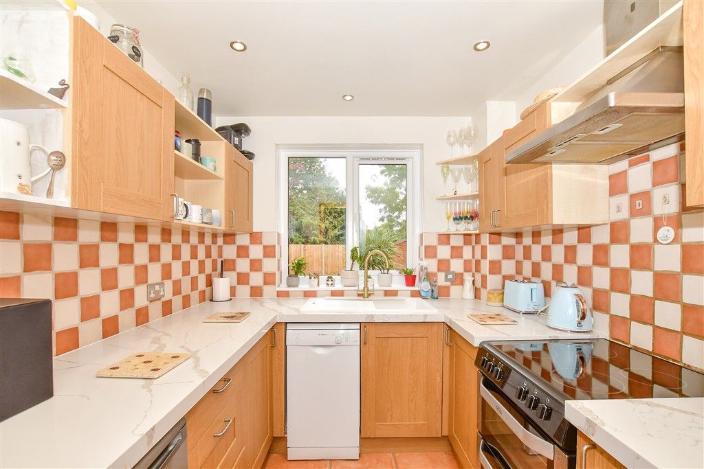 Property photo 2 of 12 Kitchen
