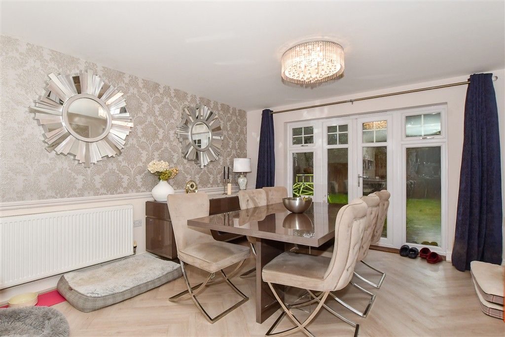 Property photo 3 of 17 Dining Area